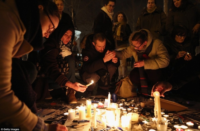 Paris'te bitmeyen gece! 79