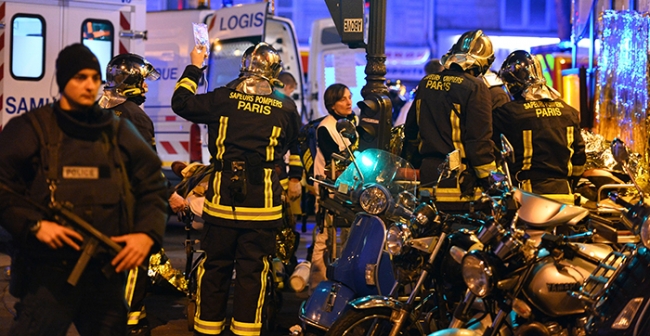 Paris'te bitmeyen gece! 77