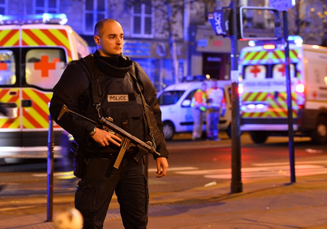 Paris'te bitmeyen gece! 38