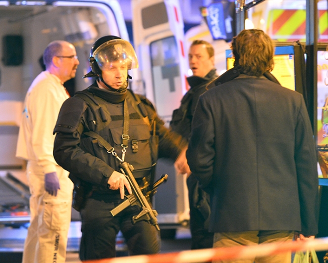 Paris'te bitmeyen gece! 40