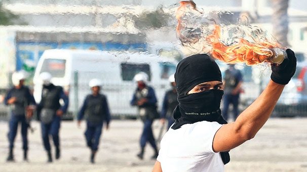 Molotof kokteyli kiminle alay ediyor? 4