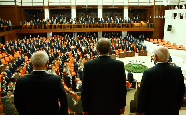 Meclis'te yeni dönem böyle başladı 9