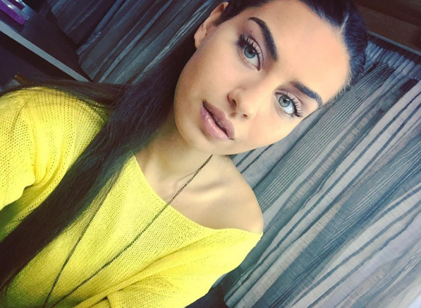 Instagram'da ünlüler: Kızını sahneye titizlikle hazırladı 18