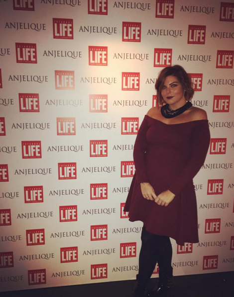 Instagram'da ünlüler: Kızını sahneye titizlikle hazırladı 9