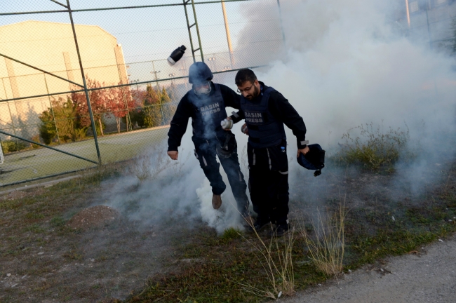 Muhabirler savaşa hazırlandı 20