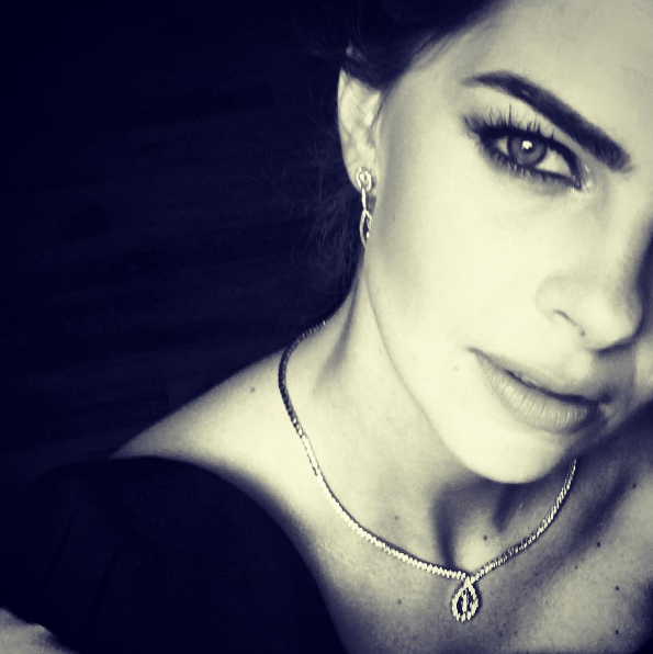 Instagram'da ünlüler: Ayça Bingöl sahneye doğum arası verdi 15