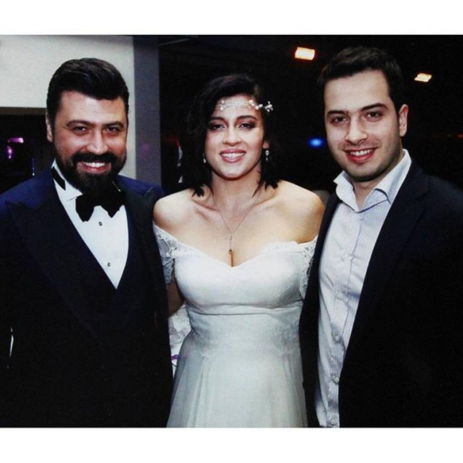 BKM oyuncuları Bülent Emrah Parlak ve Burcu Gönder nihayet evlendi 10
