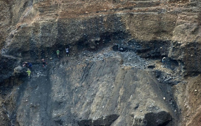 Myanmar'da heyalan: Yüzlerce kişi toprağa gömüldü 4