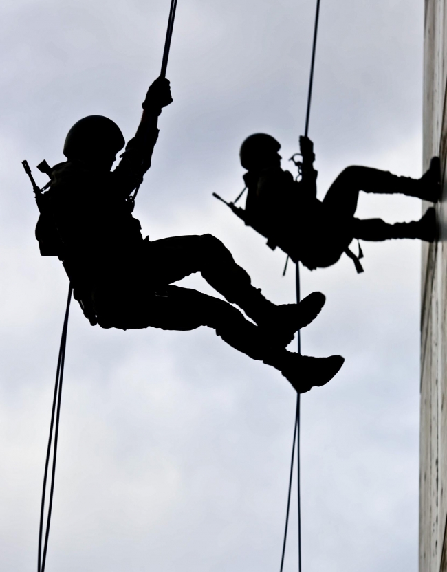 Isparta'da komandoların ölümle burun buruna eğitimi 14