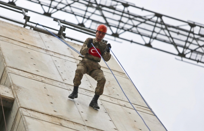 Isparta'da komandoların ölümle burun buruna eğitimi 11