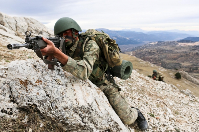 Isparta'da komandoların ölümle burun buruna eğitimi 6