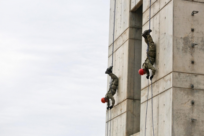 Isparta'da komandoların ölümle burun buruna eğitimi 4