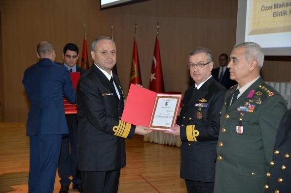 Hulisi Akar'dan kahramanlara madalya 7