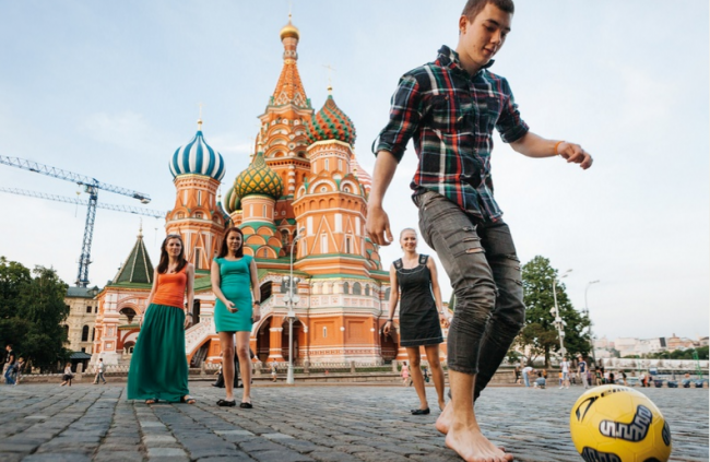 Eşsiz manzaralarla sokak futbolu 6