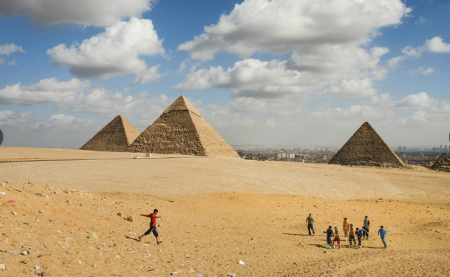 Eşsiz manzaralarla sokak futbolu 1