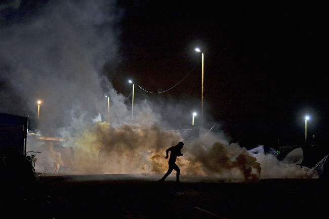Fransa'da sığınmacılara havuz yasağı 15