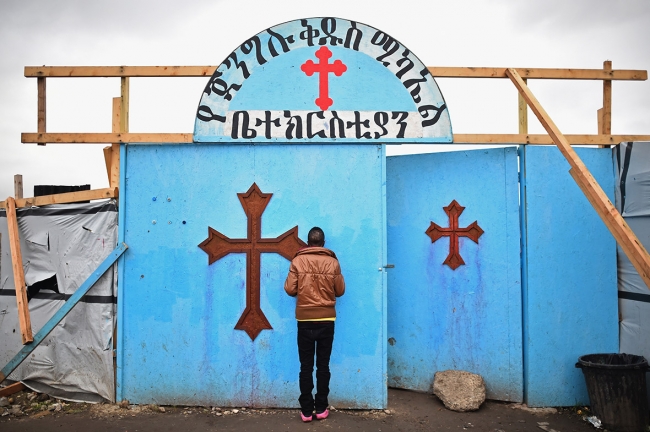 Fransa'da sığınmacılara havuz yasağı 3