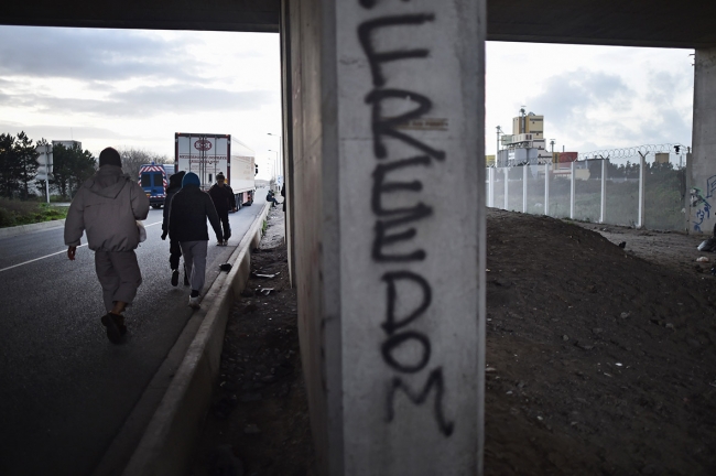 Fransa'da sığınmacılara havuz yasağı 8