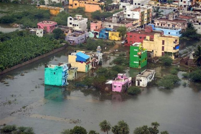 Hindistan'da sel faciası: 300 ölü 13