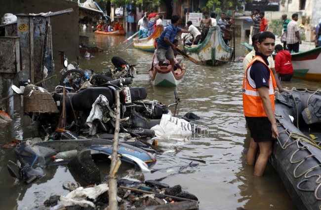 Hindistan'da sel faciası: 300 ölü 11