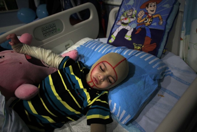 İsrailliler bu çocuğun ailesini yakarak öldürdü 13