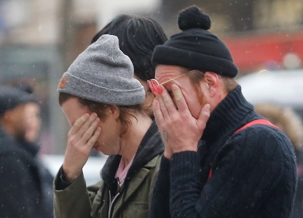 Eagles of Death Metal Paris'te konser verdi 13