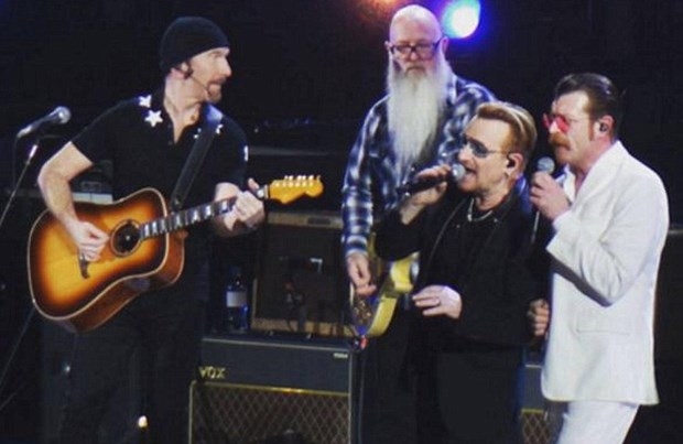 Eagles of Death Metal Paris'te konser verdi 3