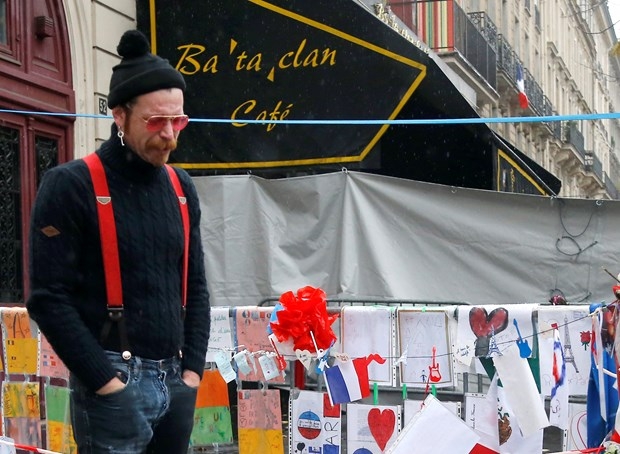 Eagles of Death Metal Paris'te konser verdi 2