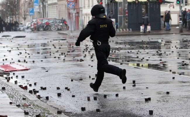 Almanya'da ırkçılara karşı büyük gösteri! 1