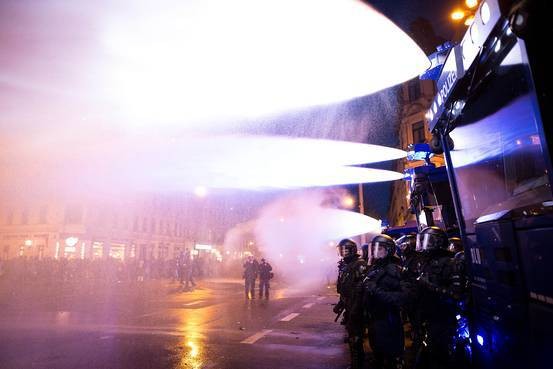 Almanya'da ırkçılara karşı büyük gösteri! 8