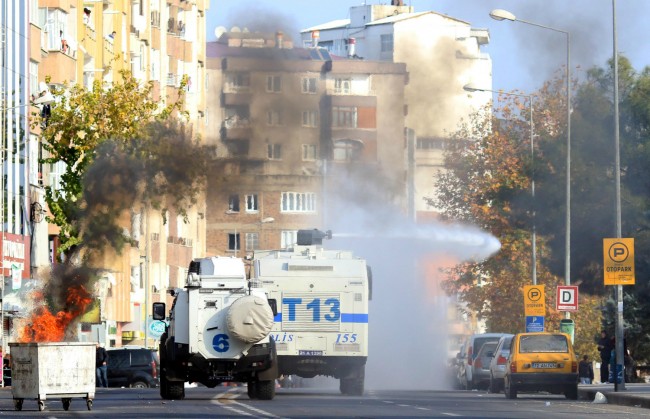HDP Diyarbakır'ı savaş alanına çevirdi 1