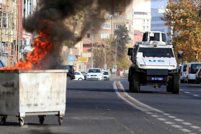 HDP Diyarbakır'ı savaş alanına çevirdi 3