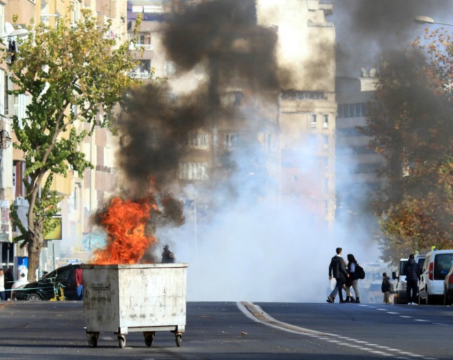 HDP Diyarbakır'ı savaş alanına çevirdi 5
