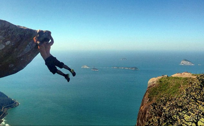 Ölüme inat binlerce metre yükseklikte spor yapıyor 2