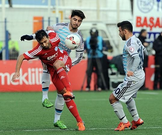 İmam maçı camiden izledi 13