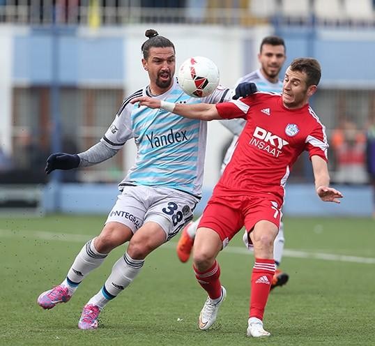 İmam maçı camiden izledi 5