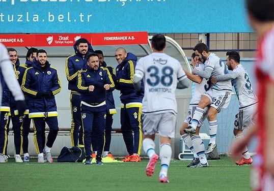 İmam maçı camiden izledi 11