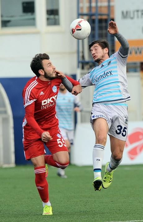 İmam maçı camiden izledi 14