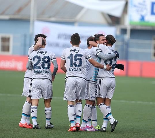 İmam maçı camiden izledi 17