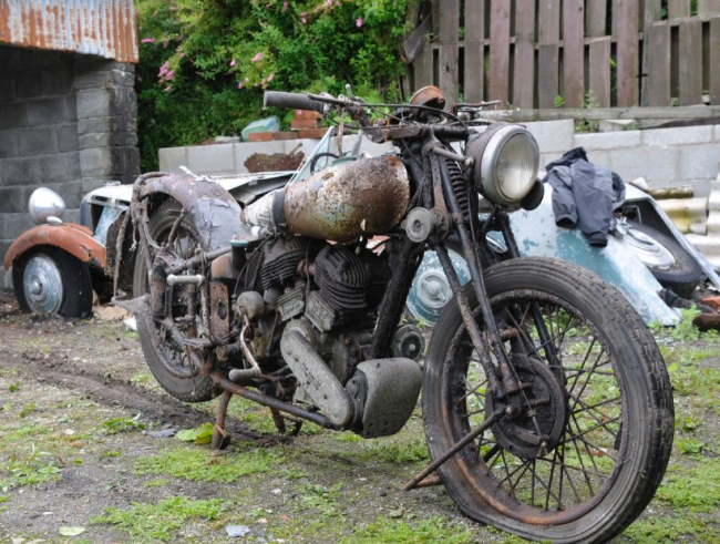 Motosiklet dünyasının efsanesi Brough 4