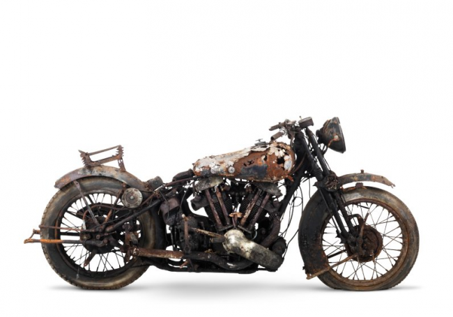 Motosiklet dünyasının efsanesi Brough 6