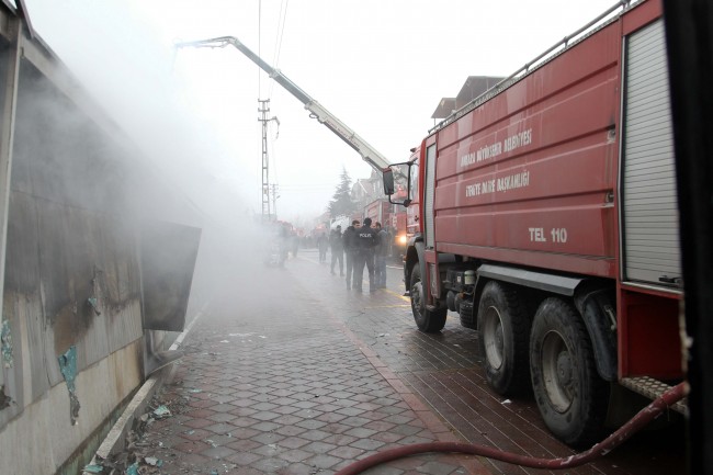 Ankara Osmanlı Halk Pazarı'nda yangın 6