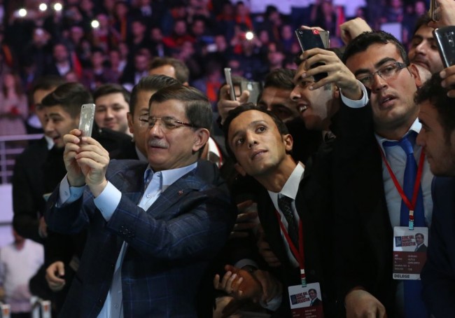 AK Parti Geçlik Kongresi'nde Hoca ile selfie yarışı 6