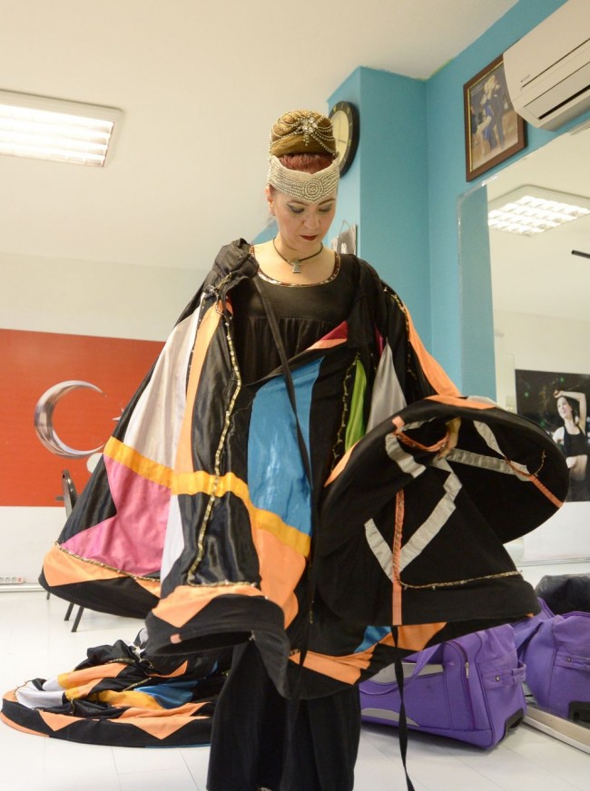 Türkiye'nin tek kadın tennure dansçısı Elif Şimşek 2