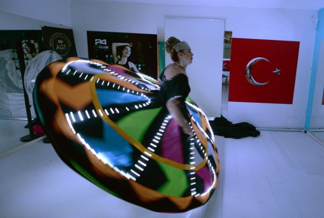 Türkiye'nin tek kadın tennure dansçısı Elif Şimşek 10