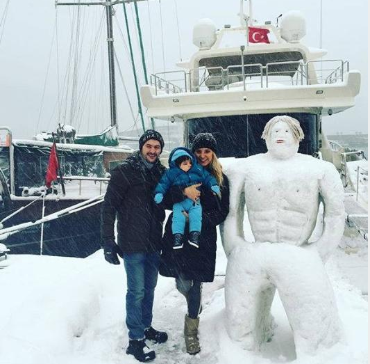 Instagram'da ünlülerin kar fotoğrafları 9