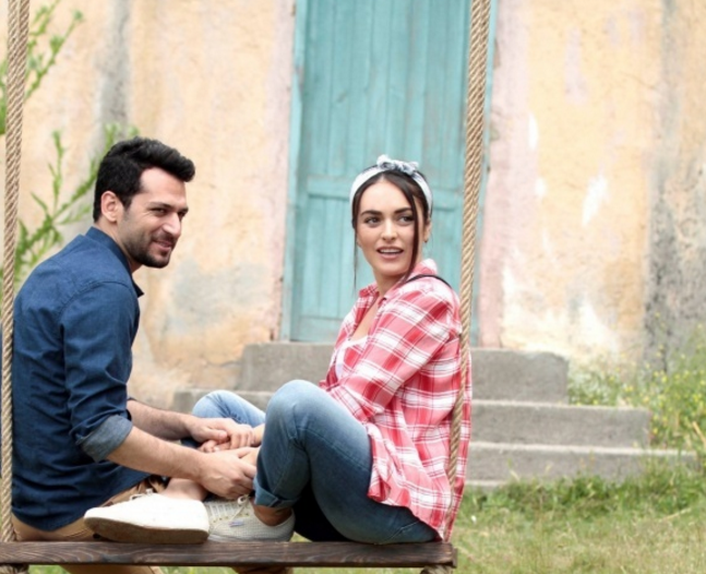 Instagram'da en çok takip edilen Türk ünlüler 11