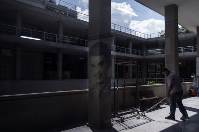 Unkapanı Plakçılar Çarşısı'nda in cin top atıyor 1