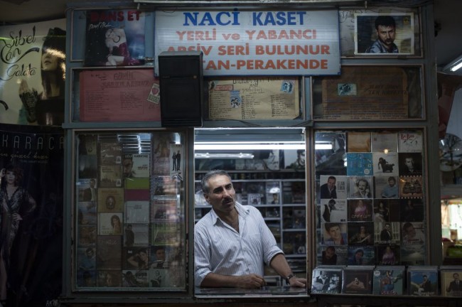 Unkapanı Plakçılar Çarşısı'nda in cin top atıyor 6