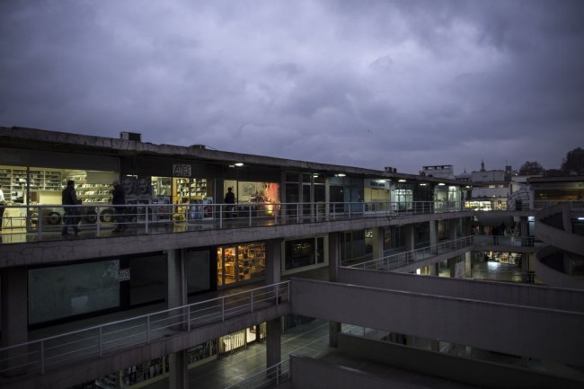 Unkapanı Plakçılar Çarşısı'nda in cin top atıyor 13